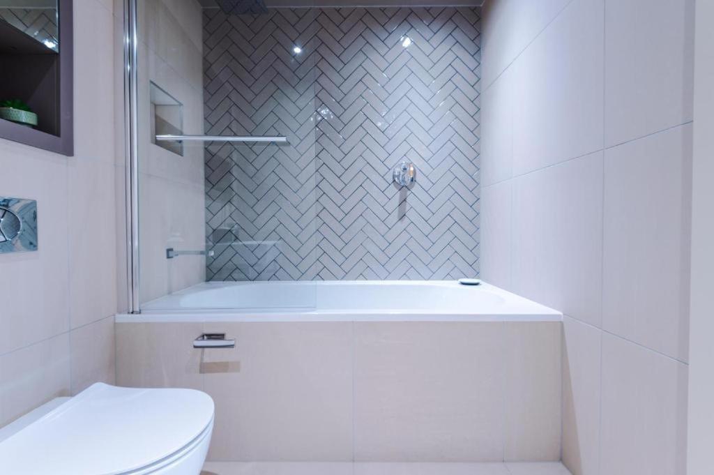 Exquisite Central York Abode Sleeps 6! 外观 照片