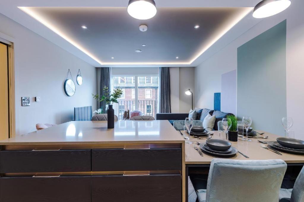 Exquisite Central York Abode Sleeps 6! 外观 照片